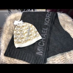 Michael Kors hat and scarf set small/medium NWT